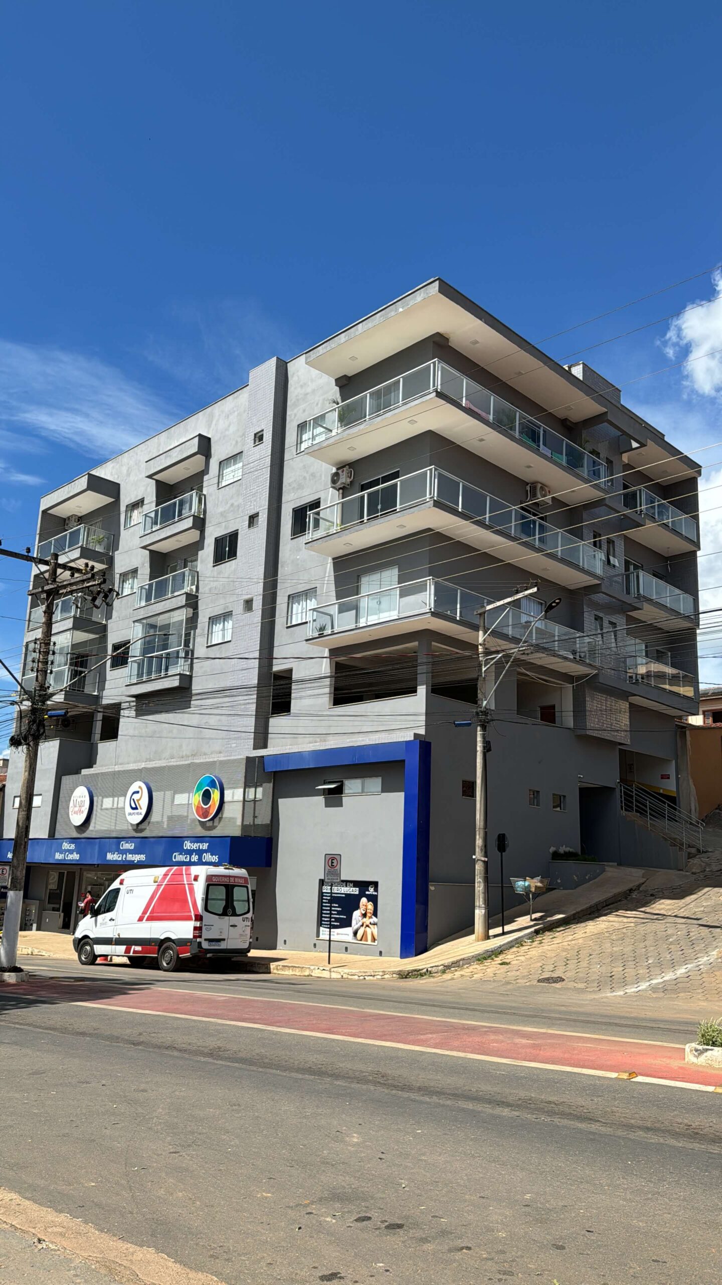 A4F478BB-17DA-4D2E-AC70-E614EAA73175